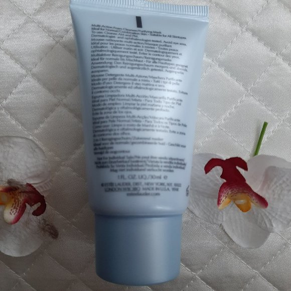 Estee Lauder Make up Bundle in Dual Cosmetic Bag - Picture 8 of 11